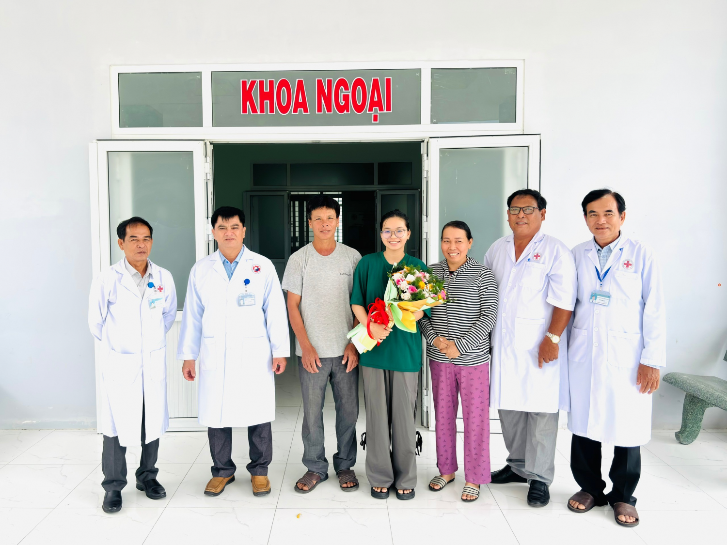 Trung tâm Y tế khu vực Ninh Phước, niềm vui trọn vẹn khi bệnh nhân xuất viện sau ca phẫu thuật nội soi thành công
